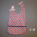 お食事エプロン　＊花柄　レッド×ブルー＊