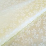 🐇薄黄色 小桜模様 正絹緞子 八掛地 紋意匠 丹後ちりめん【55cm×37cm】振袖仮絵羽の解き 和布 生地 はぎれ リメイク素材 silk100%