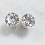 5Aキュービックジルコニアのピアス・8mm（シルバー・チタンポスト）