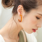 【500円均一SALE】べっ甲柄ハーフフープリングピアス