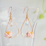 蓮の花とフープのピアス ＊つまみ細工＊