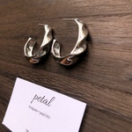 ツイストフープピアス