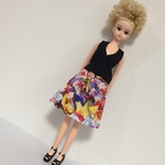 ジェニー・バービーサイズ フラワープリントスカート ブルー系