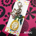 パイナップルボートのアボカドサラダチャーム🍍