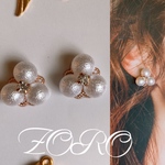 ホワイトビジューピアス☆