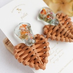 専用シーグラスとラタンのお花ピアス、イヤリング