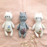 一点もの！ねこさんのぬいぐるみフェルトブローチ