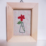 刺繍フレーム🌺赤いゼラニウム お花の刺繍  インテリア雑貨 壁飾りハンドメイド 贈り物