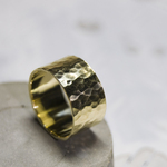 槌目 ブラスフラットリング 10.0mm幅 でこぼこ 真鍮｜BRASS RING 指輪 シンプル アクセサリー｜276