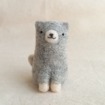 羊毛フェルトで作った猫(グレー)