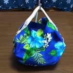 ころりん丸いエコバッグ☆ハワイ柄　ハイビスカス  ブルー