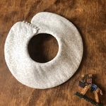 new! leaf bib