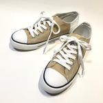 ベージュ x ホワイトソールのバイカラーローカットスニーカー　(22.0cm〜30.0cm)