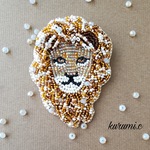 ライオンのビーズ刺繍ブローチ