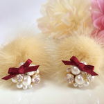 ベージュのファー キャッチ ピアス