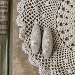❁再販❁ デイジーの刺繍パッチンピン