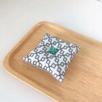 刺し子ピンクッション（羊毛100・銭刺し・グレー）