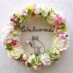 お花を摘むのんびり猫のWelcomeフラワーガーデンリース