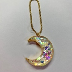 レジン　月のキーホルダー