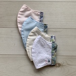 リバティとワンポイント刺繍入り立体マスク