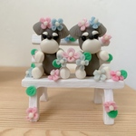 【既製品】ベンチで仲良し⑅ *✲ﾟ*｡シュナウザー