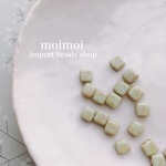 〈12個*No.C308〉Czech import スクエアビーズ/アイスグリーン