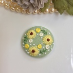 ひまわりと薔薇の花刺繍 ブローチ／ヘアゴム