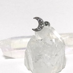 ついに再販！ 月･*☽ ボディピアス moon 夜空 神秘的 シルバーカラー 女性 可愛い デイリー 16G ボディピ 軟骨 お月様 三日月 さり気ない 通年使える コーデしやすい 小ぶり ピアス