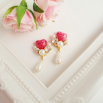 お花ハートビジューとパールのしずく　～ピンク～　イヤリング/ピアス/花/フラワー/ハート/スワロフスキー/パール/レジン