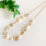 ＊ホワイト×アンティークゴールド のネックレス
