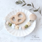 ◆名前入れ無料◆ 【天然木とシリコンビーズ 歯固めホルダー 歯固めジュエリー 《Olive-オリーブ-》