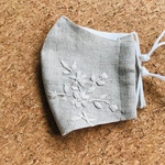 刺繍入り立体リネンマスク