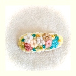 ぷっくりレトロなお花の羊毛パッチンピン③
