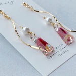 紫のジュエリーカットゆらゆらピアス・イヤリング