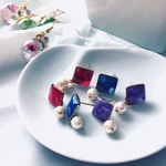 花びらで彩る一粒パールのピアス/イヤリング