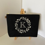 20㎝サイズ選べるイニシャルの帆布の刺繍のポーチ  エンブレム大　