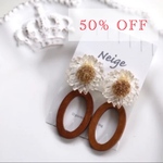 送料無料【再販×2】50%OFF SALE中マーガレット×ウッドオーバル夏イヤリング