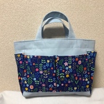 【最終値下げ】ポケットいっぱい 、ドリンクホルダーも付いているトートバッグ