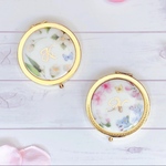 プレゼントにも♡イニシャル入りコンパクトミラー