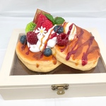 フルーツパンケーキのホワイトBOX