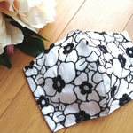 夏におすすめ　レースマスク　綿ローン　お花　白　黒　夏用マスク　刺繍　刺繍マスク　レース　マスク　おしゃれマスク　綿ローンレースマスク　綿ローンマスク　涼しいマスク　かわいいマスク　