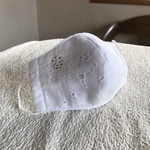 コットンリネン刺繍生地にラインストーンとパール付きの立体マスク(涼感ガーゼ仕様)