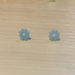 花ピアス（パステル水色）2
