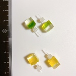 【再販】キュービックピアス(グリーン・イエロー)