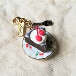 小さなガトーショコラのチャーム🍒