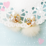 ホワイトミンクファーキャッチのビジューピアス