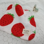 ふんわり♪ おおきないちご🍓ガーゼハンカチ  8重ガーゼハンカチ 💠 fuwara 