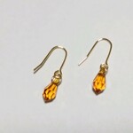 スワロフスキーのピアス　イエロー