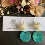 マザーオブパールのシェルピアス