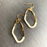 絹をまとったアクセサリー
